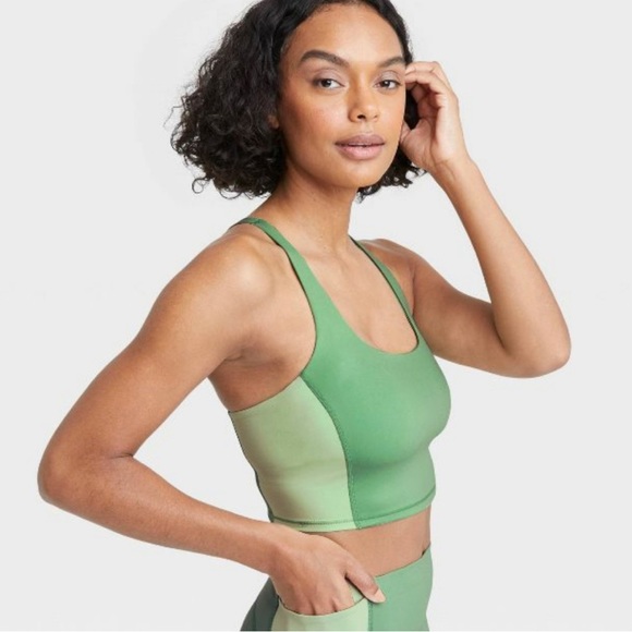 All in motion workout crop top - Picture 2 of 5